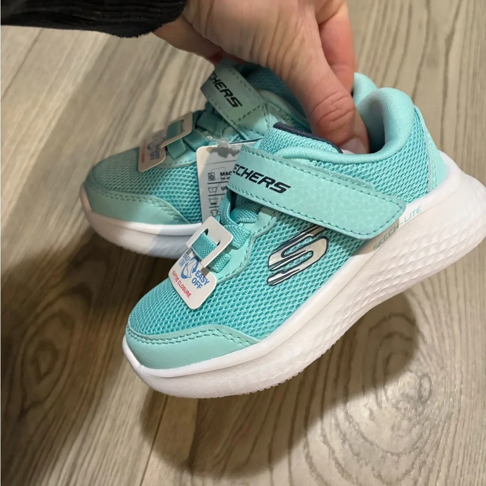 Sketchers Baby Walkers Size 6